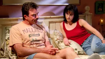 Polo Ralph Lauren Mallard T-Shirt worn by Dr. Richard Burke (Tom Selleck) in Friends (S02E23)