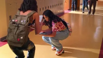 PacSun Eco Light Blue Cutout Waistband Dad Jeans worn by Devi Vishwakumar (Maitreyi Ramakrishnan) as seen in Never Have I Ever (S04E01)