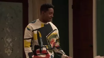 Zara Pi­cas­so Graph­ic Sweat­shirt worn by Booker Baxter (Issac Ryan Brown) as seen in Raven's Home (S06E12)