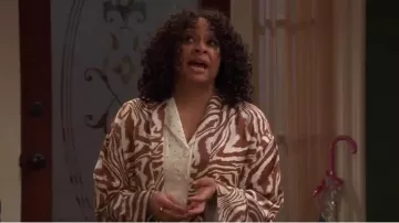 Fashion Nova She's A Wild Thang Kimono worn by Raven Baxter (Raven-Symoné) as seen in Raven's Home (S06E12)