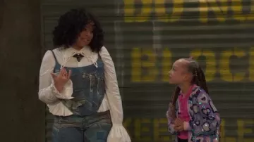 Miaou At­las Pant worn by Raven Baxter (Raven-Symoné) as seen in Raven's Home (S06E12)