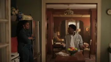 Miss Selfridge Denim Cargo Boiler Suit porté par Nina Williams (Tyla Abercrumbie) comme on le voit dans The Chi (S06E01)