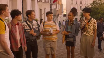 Asos Design Knit­ted Tank with Tex­tured Stripes worn by Isaac Henderson (Tobie Donovan) as seen in Heartstopper (S02E04)