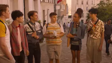 Asos Design Knit­ted Tank with Tex­tured Stripes worn by Isaac Henderson (Tobie Donovan) as seen in Heartstopper (S02E04)