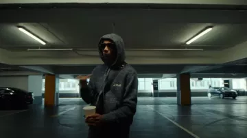 Sudadera con capucha Amiri Grey Space Dyed Knit usada por Digga D en Facade ft. @PotterPayperTV (Video musical oficial)