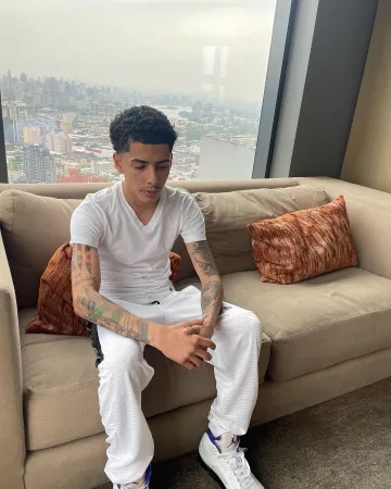 Jordan 5 Retro Concord usado por JI en la cuenta de Instagram @iamj.i