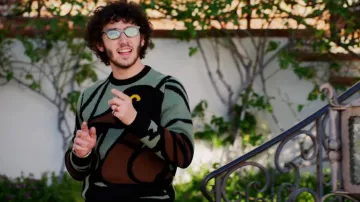 Gafas de sol Akila Eyewear Lo-Fi usadas por Frankie Jonas como se ve en la serie de televisión Claim to Fame (Temporada 2 Episodio 7)