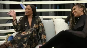 L'agence Ciara Robe Top usado por Monyetta Shaw-Carter como se ve en The Real Housewives of Atlanta (S15E12)