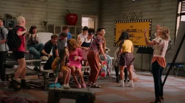 Steve Madden Charlize Sandal portée par Kourtney (Dara Reneé) comme on le voit dans High School Musical: The Musical: The Series (S04E01)