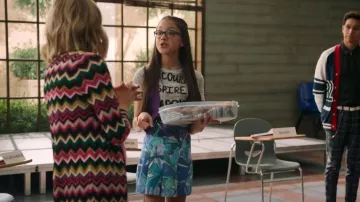 H&M Crop Suit Vest usado por Emmy (Liamani Segura) como se ve en High School Musical: The Musical: The Series (S04E03)