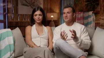 Kookaï Oyster Vest Top porté par Steph comme on le voit dans The Block (S19E02)