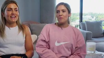 Nike Dri Fit Get Fit Training Crew Rosa usado por Liberty como se ve en The Block (S19E03)