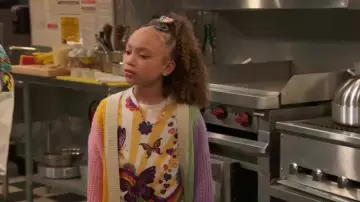 Dolls Kill Beautiful Day Graphic Tee worn by Alice Baxter (Mykal-michelle Harris) as seen in Raven's Home (S06E13)