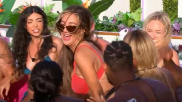 Gafas de sol Tory Burch TY 6061 325673 Negro brillante usado por Hannah Ortega visto en Love Island (S05E22)