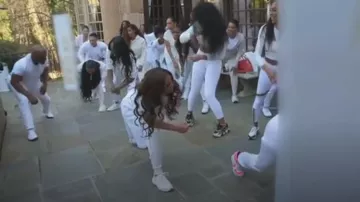 Yeezy Boost 250 V2 portée par Shereé Whitfield vue dans The Real Housewives of Atlanta (S15E14)