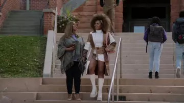 Forever 21 Faux Leather Colorblock Mini jupe portée par Kourtney (Dara Reneé) vue dans High School Musical: The Musical: The Series (S04E05)