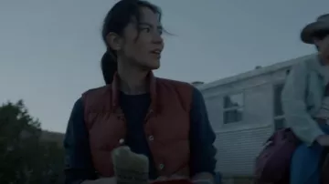 Woolrich Pock­et Front Puffer Vest worn by Bernadette Manuelito (Jessica Matten) as seen in Dark Winds (S02E02)
