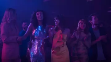 Asyou Print­ed High Neck Dress in Print worn by Valeria (Diana Gómez) as seen in Valeria (S03E07)