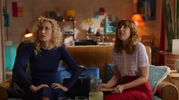 Maje Parma Polo Top porté par Carmen (Paula Malia) vu dans Valeria (S03E07)