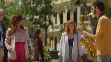 Blazer H&M Americana Entallada porté par Valeria (Diana Gómez) vu dans l’émission Valeria TV (S03E05)