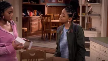 Roxy Green Aztec Zip Jacket usada por Aaliyah Upshaw (Khali Spraggins) como se ve en The Upshaws (S03E04)