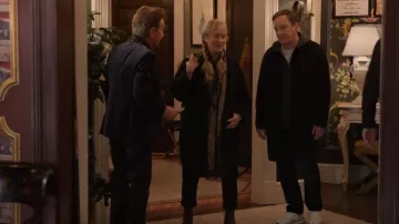 James Perse Zip Sweat à capuche porté par Teddy Dimas (Nathan Lane) vu dans Only Murders in the Building (S03E03)