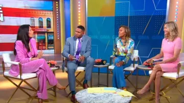 Chaqueta de terciopelo Temperley London Clove usada por Padma Lakshmi como se ve en Good Morning America el 15 de agosto de 2023