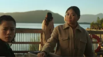 Wilfred Free Autumn Shirt Jacket porté par Jesse Fan (Geraldine Chiu) vu dans Nancy Drew (S04E12)