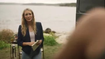 J Crew Going-out Blazer usado por Lidia Bennett (Jennifer Finnigan) como se ve en Moonshine (S03E05)