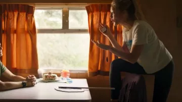 Pantalon Lululemon High-Rise 25 » porté par Lidia Bennett (Jennifer Finnigan) vu dans Moonshine (S03E05)