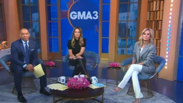 Michael Kors Collection Linen Crush Sleeve Blazer usado por Jennifer Ashton como se ve en Good Morning America el 16 de agosto de 2023
