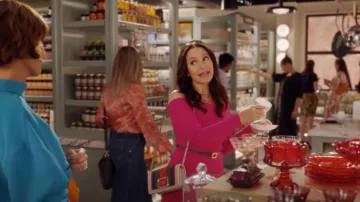Roger Vivier Viv' Choc Summertime Mini Bag usado por Charlotte York (Kristin Davis) como se ve en And Just Like That... (S02E10)