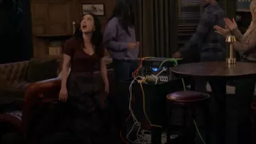 Pantalon large Lenzing Ecovero imprimé Farm Rio porté par Valentina (Francia Raisa) comme on le voit dans How I Met Your Father (S02E20)