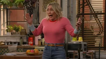 Alice + Olivia Westi Top porté par Sophie (Hilary Duff) vu dans How I Met Your Father (S02E20)