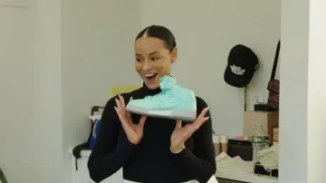 Zapatillas Fendi Match High-Tops In Bleu Clair usadas por Sai de Silva como se ve en The Real Housewives of New York City (S14E05)