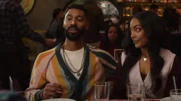 BDG Marius Southwest Stripe Cardigan porté par Khalil (Tone Bell) comme on le voit dans Survival of the Thickest (S01E08)