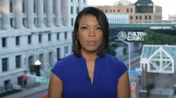 Calvin Klein Cap Sleeve Split Neck Sheath Vestido usado por Nikole Killion como se ve en CBS Mornings el 17 de agosto de 2023