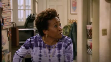 Conjunto de collar de cadena mixta Madewell usado por Lucretia Turner (Wanda Sykes) como se ve en The Upshaws (S04E01)