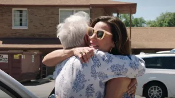 Dior Diormidnight S1I porté par Luann de Lesseps vu dans Luann et Sonja : Bienvenue au lac Crappie (S01E08)