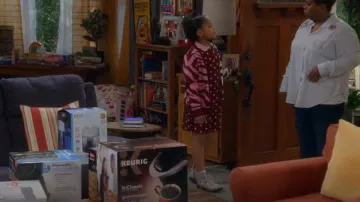 Forever 21 Polka Dot Vestido usado por Maya Upshaw (Journey Christine) como se ve en The Upshaws (S04E03)
