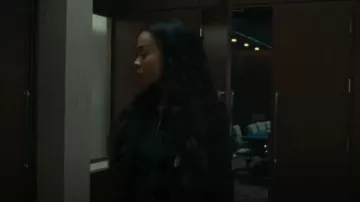 Équipement Chemise Brett en coton portée par Joe (Zoe Saldana) comme on le voit dans Special Ops: Lioness (S01E05)