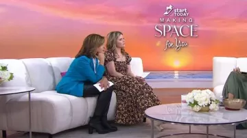 Alice + Olivia Pailey Fitted Linen Blend Blazer worn by Hoda Kotb as seen in Today with Hoda & Jenna on August 21, 2023