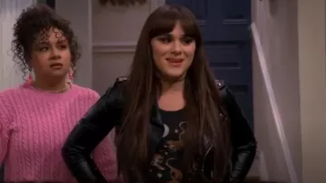 Vintage Souls Tiger Moon Tank porté par Havoc (Isabella Pappas) vu dans The Villains of Valley View (S02E09)