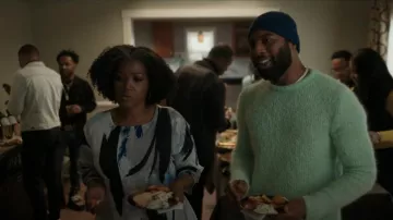 Rick Owens Crew Neck Mohair-Blend Pull porté par Deondray comme on le voit dans The Chi (S06E03)