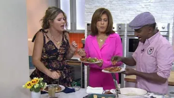 Express Editor Mid Rise Relaxed Trouser Pant worn by Hoda Kotb as seen in Today with Hoda & Jenna on August 22, 2023