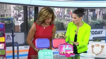 L'Agence Angelina Blazer en verde lima usado por Janelle Cohen como se ve en Today el 22 de agosto de 2023
