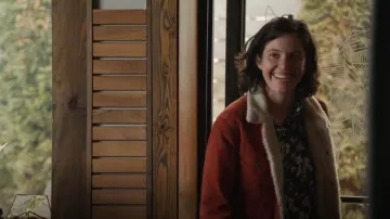 Levi's Premium Corduroy Sherpa Trucker Jacket usada por Jordan como se ve en Swiping America (S01E01)