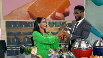 Zadig & Voltaire Jacquard-Star Wrap Minidress portée par Elizabeth Werner vue dans CBS Mornings le 24 août 2023