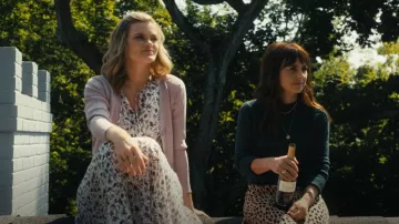 Jupe Bea de la Réforme portée par Shira Bolitar (Constance Zimmer) vue dans Harlan Coben’s Shelter (S01E03)