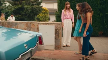 Soeur Florence Sandals portée par Erin Carter (Evin Ahmad) comme on le voit dans Who Is Erin Carter? (S01E05)